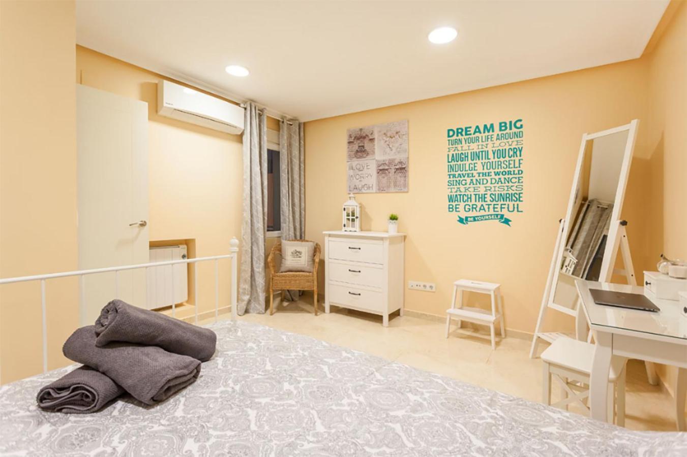 Boutique Apartments In The Heart Of Madrid Kamer foto