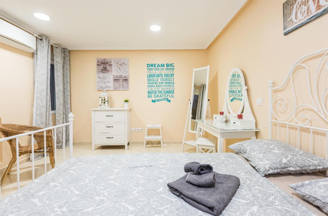 Boutique Apartments In The Heart Of Madrid Kamer foto